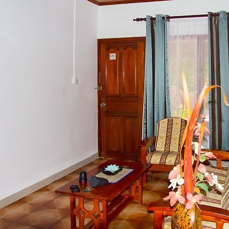 Seashell Self Catering Villa Grand Anse  Oda fotoğraf