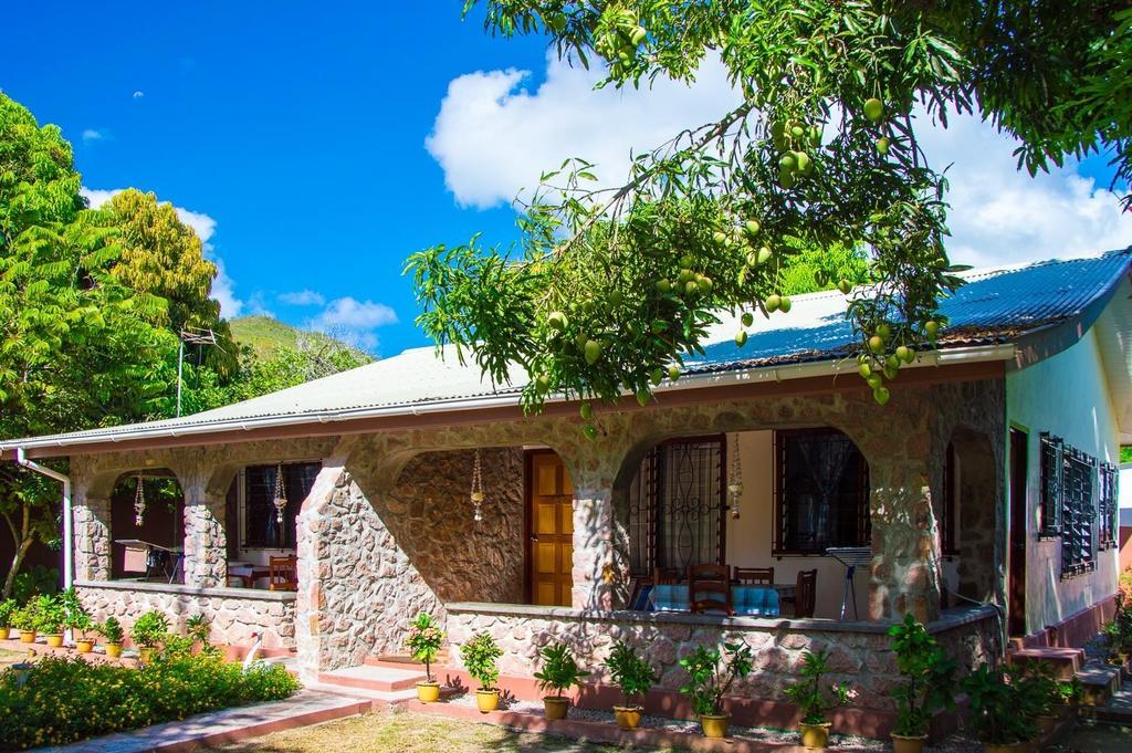 Seashell Self Catering Villa Grand Anse  Oda fotoğraf